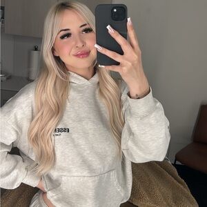 Meet your Posher, Mireya